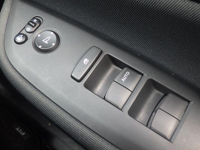 フィット ベーシック　ＥＴＣ　ＫＥＮＷＯＯＤナビ　バックカメラ　Ｂｌｕｅｔｏｏｔｈ機能（36枚目）