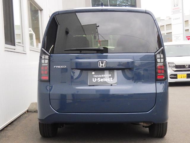 フリード エアー　ワンオーナー　ＬＥＤヘッドライト　クルーズコントロール　シートヒーター　純正ナビ　バックカメラ　ＥＴＣ　ドライブレコーダー（4枚目）