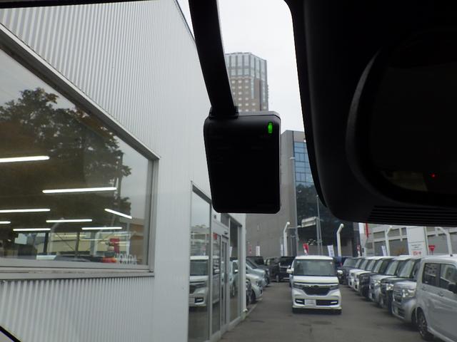 フリード エアー　ワンオーナー　ＬＥＤヘッドライト　クルーズコントロール　シートヒーター　純正ナビ　バックカメラ　ＥＴＣ　ドライブレコーダー（14枚目）