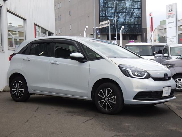 フィット ｅ：ＨＥＶホーム　ワンオーナー　ＬＥＤヘッドライト　クルーズコントロール　純正ナビ　バックカメラ　エンジンスターター　ドライブレコーダー（5枚目）