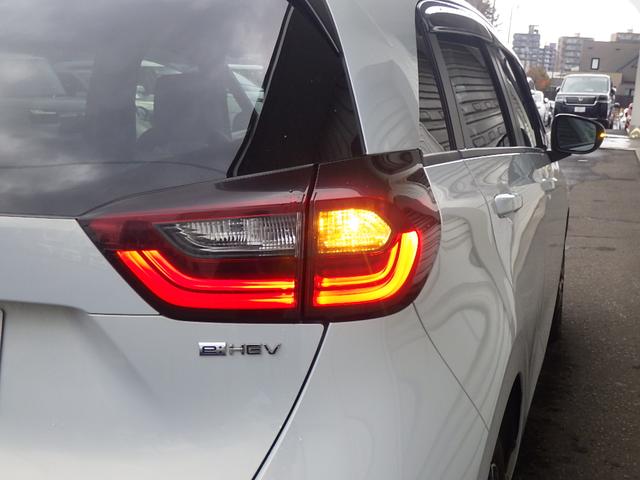 フィット ｅ：ＨＥＶホーム　ワンオーナー　ＬＥＤヘッドライト　クルーズコントロール　純正ナビ　バックカメラ　エンジンスターター　ドライブレコーダー（50枚目）