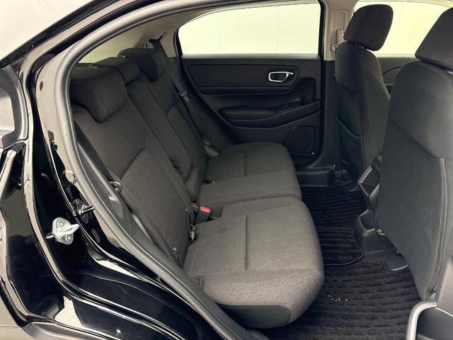 ヴェゼル ｅ：ＨＥＶＸ　４ＷＤ　ディーラーオプションナビ　リアカメラ　ドライブレコーダー　ＣＤ　ブルートゥース　ＵＳＢ　ＬＥＤヘッドライト　ホンダセンシング（13枚目）