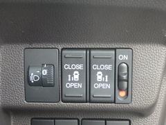 ξ¦ư饤ɥɥžƤΥå򲡤ǡξ¦줾ΥɥĤ뤳Ȥޤͤ޻ʤɤǤ͢ 7