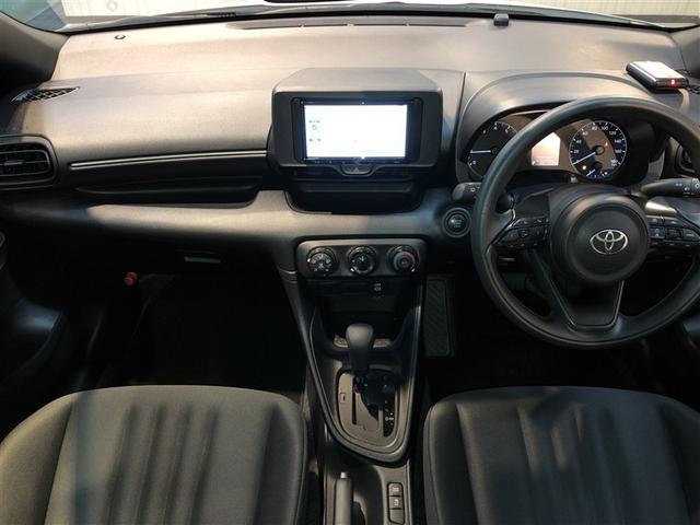ヤリス X 追突防止装置 フルセグTV VSC スマートキー&プッシュスタート イモビライザー 寒冷地仕様 Bカメラ マニュアルエアコン ETC付 Aクルコン アイドリングストップ レンタアップ 4WD ABS(2枚目)
