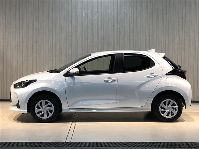 ヤリス X 追突防止装置 フルセグTV VSC スマートキー&プッシュスタート イモビライザー 寒冷地仕様 Bカメラ マニュアルエアコン ETC付 Aクルコン アイドリングストップ レンタアップ 4WD ABS(6枚目)