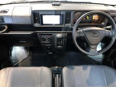 展示車は自社専門工場にて商品化を行っています。外装から内装はもちろん、エンジンルームの隅々までキレイに清掃してます。ぜひ一度ご覧ください。 2