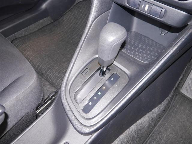 ヤリス Ｘ　追突防止装置　ＶＳＣ　スマートキー＆プッシュスタート　イモビライザー　寒冷地仕様　Ｂカメラ　マニュアルエアコン　ＥＴＣ付　ナビ　Ａクルコン　レンタアップ　４ＷＤ　パワーウインドウ　ＡＢＳ　キーレス（6枚目）