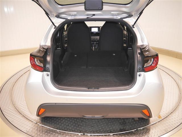 ヤリス Ｘ　追突防止装置　ＶＳＣ　スマートキー＆プッシュスタート　イモビライザー　寒冷地仕様　Ｂカメラ　マニュアルエアコン　ＥＴＣ付　ナビ　Ａクルコン　レンタアップ　４ＷＤ　パワーウインドウ　ＡＢＳ　キーレス（9枚目）