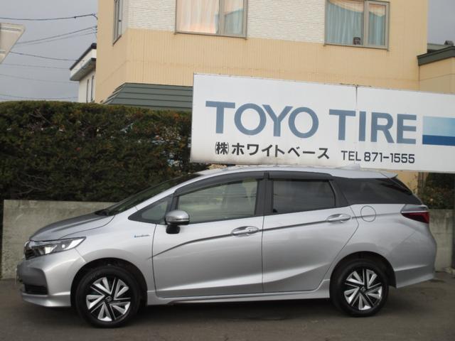 シャトル ４ＷＤ　ハイブリッド　ホンダセンシング　ナビ　バックカメラ　ＥＴＣ　ホンダセンシング　レーンキープアシスト　クルーズコントロール　スマートキー　プッシュスタート　ドアミラーヒーター　フロントガラス熱線　寒冷地仕様　後期モデル　最終型（8枚目）