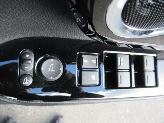 Ｎ－ＢＯＸカスタム Ｌ　４ＷＤ　純正メモリナビ　Ｒカメラ　ＬＥＤライト　ＵＳＢ端子　ブルートゥース対応　シートヒーター　純正エンスタ　左右電動スライドドア　スマートキー（12枚目）