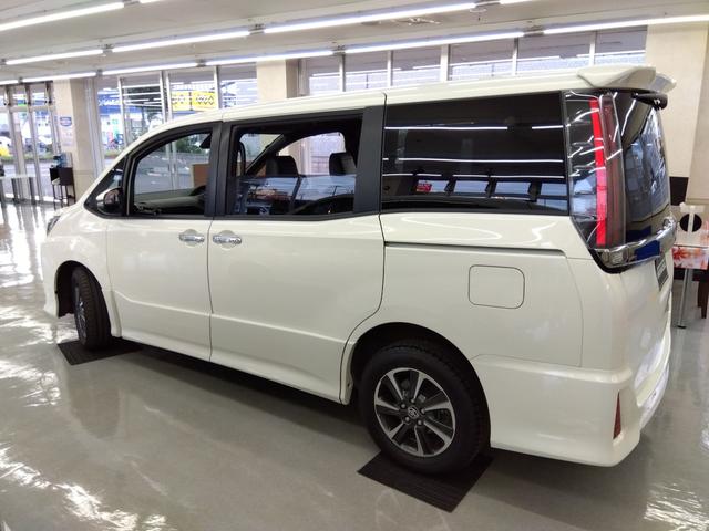 ノア Ｓｉ　ダブルバイビーＩＩ　４ＷＤ　バックカメラ　ナビ　ＴＶ　クリアランスソナー　オートクルーズコントロール　レーンアシスト　衝突被害軽減システム　両側電動スライドドア　オートマチックハイビーム　オートライト　ＬＥＤヘッドランプ（15枚目）