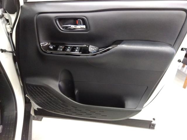 ノア Ｓｉ　ダブルバイビーＩＩ　４ＷＤ　バックカメラ　ナビ　ＴＶ　クリアランスソナー　オートクルーズコントロール　レーンアシスト　衝突被害軽減システム　両側電動スライドドア　オートマチックハイビーム　オートライト　ＬＥＤヘッドランプ（24枚目）
