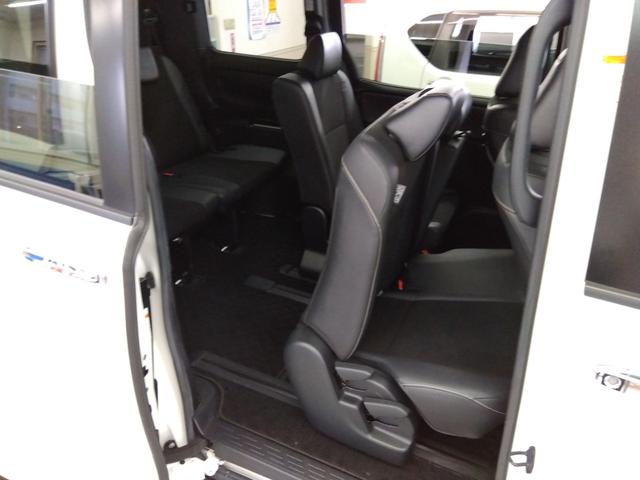 ノア Ｓｉ　ダブルバイビーＩＩ　４ＷＤ　バックカメラ　ナビ　ＴＶ　クリアランスソナー　オートクルーズコントロール　レーンアシスト　衝突被害軽減システム　両側電動スライドドア　オートマチックハイビーム　オートライト　ＬＥＤヘッドランプ（31枚目）