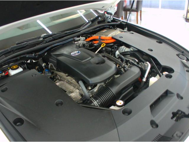 クラウンハイブリッド ＲＳ　Ｆｏｕｒ　４ＷＤ　ドライブレコーダー　クリアランスソナー　レーンアシスト　オートクルーズコントロール　衝突被害軽減システム　ＴＶ　アルミホイール　オートマチックハイビーム　オートライト　ＬＥＤヘッドランプ（28枚目）