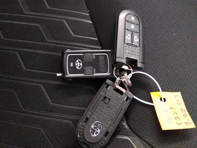 ルーミー カスタムG S 4WD 衝突軽減 横滑り防止 クルコン レーンアシスト 純正ナビ フルセグ ブルートゥース DVD再生 Bカメラ 純正EGスターター 両側パワースライドドア シートヒーター 冬タイヤ付き(35枚目)