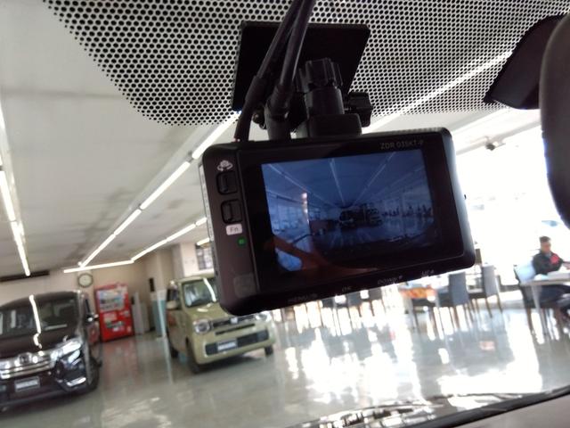 ヴォクシー ZS 4WD ドライブレコーダー ETC バックカメラ ナビ TV 両側電動スライドドア オートライト LEDヘッドランプ サンルーフ スマートキー アイドリングストップ 電動格納ミラー 3列シート(6枚目)