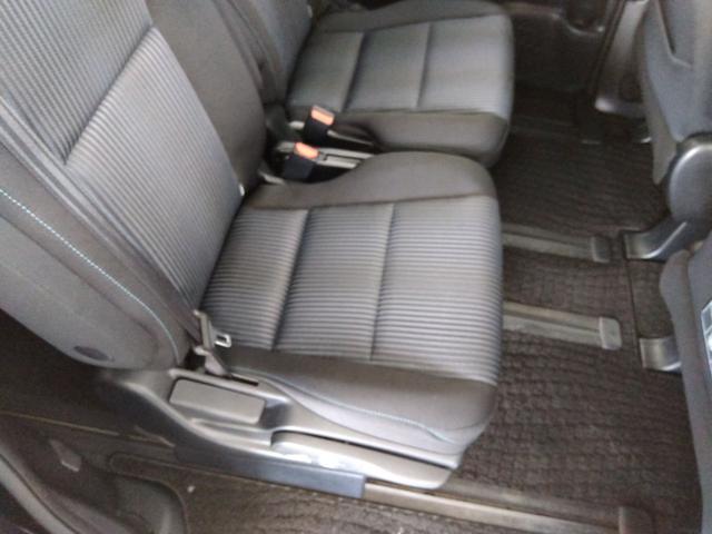 ヴォクシー ZS 4WD ドライブレコーダー ETC バックカメラ ナビ TV 両側電動スライドドア オートライト LEDヘッドランプ サンルーフ スマートキー アイドリングストップ 電動格納ミラー 3列シート(32枚目)