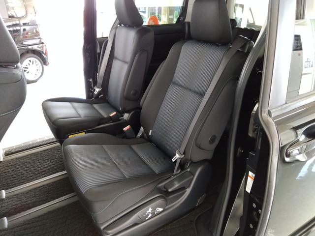 ヴォクシー ZS 4WD ドライブレコーダー ETC バックカメラ ナビ TV 両側電動スライドドア オートライト LEDヘッドランプ サンルーフ スマートキー アイドリングストップ 電動格納ミラー 3列シート(38枚目)