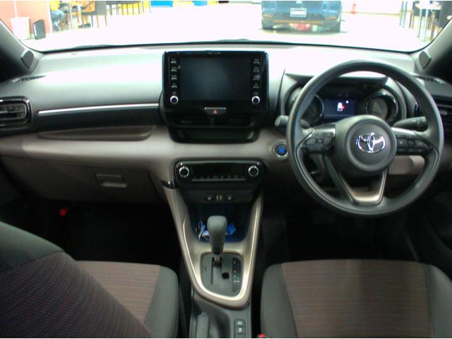 ヤリス G 4WD ETC 全周囲カメラ オートクルーズコントロール レーンアシスト 衝突被害軽減システム アルミホイール オートマチックハイビーム オートライト スマートキー シートヒーター CVT(2枚目)