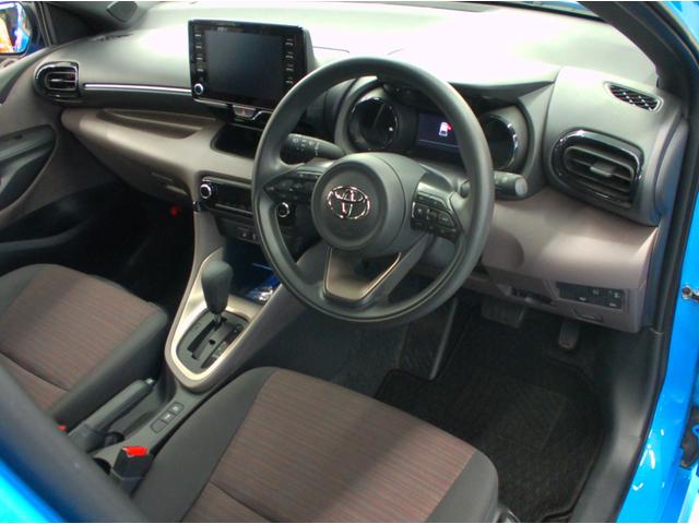 ヤリス G 4WD ETC 全周囲カメラ オートクルーズコントロール レーンアシスト 衝突被害軽減システム アルミホイール オートマチックハイビーム オートライト スマートキー シートヒーター CVT(3枚目)