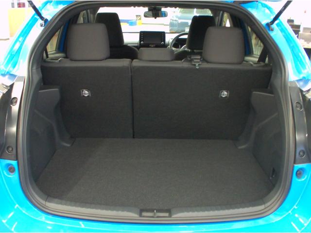 ヤリス G 4WD ETC 全周囲カメラ オートクルーズコントロール レーンアシスト 衝突被害軽減システム アルミホイール オートマチックハイビーム オートライト スマートキー シートヒーター CVT(23枚目)