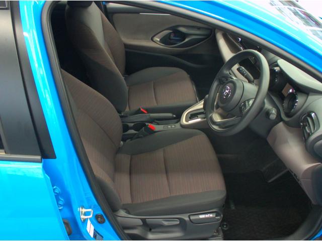 ヤリス G 4WD ETC 全周囲カメラ オートクルーズコントロール レーンアシスト 衝突被害軽減システム アルミホイール オートマチックハイビーム オートライト スマートキー シートヒーター CVT(36枚目)