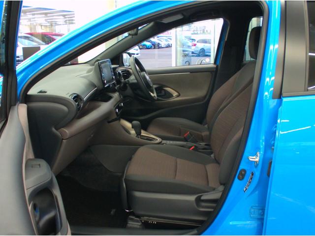 ヤリス G 4WD ETC 全周囲カメラ オートクルーズコントロール レーンアシスト 衝突被害軽減システム アルミホイール オートマチックハイビーム オートライト スマートキー シートヒーター CVT(38枚目)