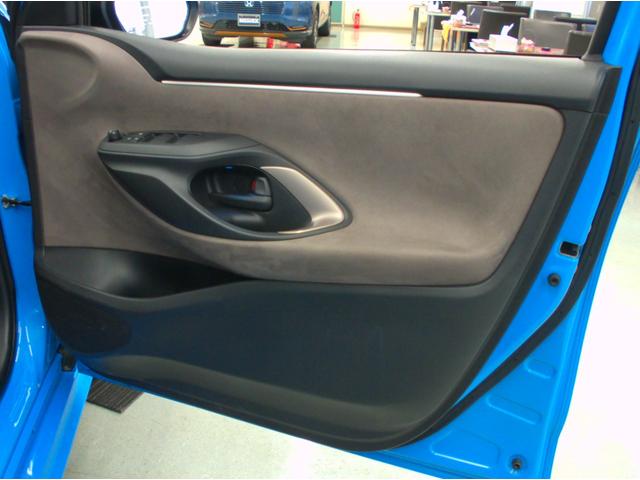 ヤリス G 4WD ETC 全周囲カメラ オートクルーズコントロール レーンアシスト 衝突被害軽減システム アルミホイール オートマチックハイビーム オートライト スマートキー シートヒーター CVT(52枚目)