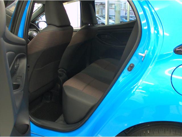 ヤリス G 4WD ETC 全周囲カメラ オートクルーズコントロール レーンアシスト 衝突被害軽減システム アルミホイール オートマチックハイビーム オートライト スマートキー シートヒーター CVT(53枚目)