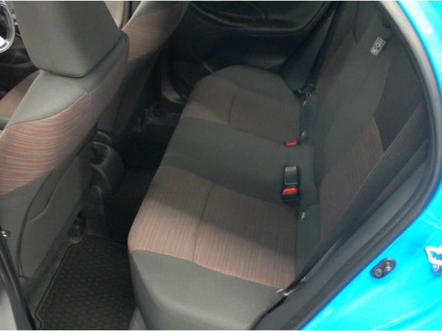 ヤリス G 4WD ETC 全周囲カメラ オートクルーズコントロール レーンアシスト 衝突被害軽減システム アルミホイール オートマチックハイビーム オートライト スマートキー シートヒーター CVT(62枚目)