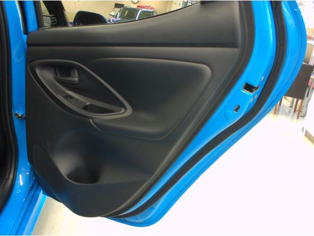 ヤリス G 4WD ETC 全周囲カメラ オートクルーズコントロール レーンアシスト 衝突被害軽減システム アルミホイール オートマチックハイビーム オートライト スマートキー シートヒーター CVT(69枚目)