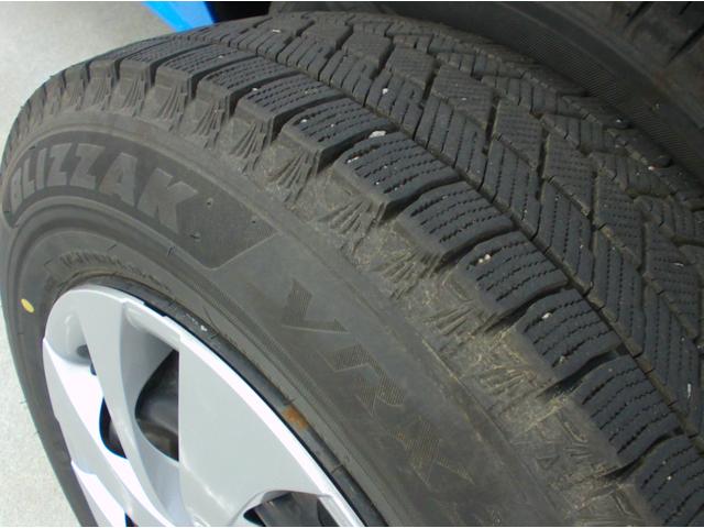 ヤリス G 4WD ETC 全周囲カメラ オートクルーズコントロール レーンアシスト 衝突被害軽減システム アルミホイール オートマチックハイビーム オートライト スマートキー シートヒーター CVT(75枚目)