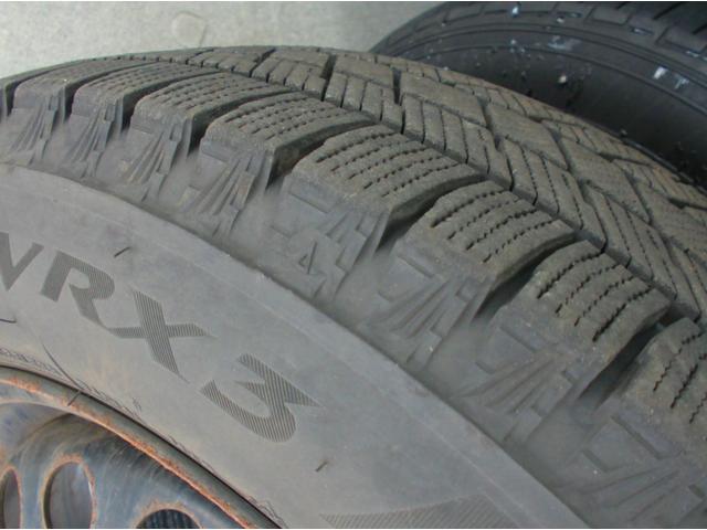 スペイド Ｆ　４ＷＤ　バックカメラ　ナビ　ＴＶ　電動スライドドア　スマートキー　電動格納ミラー　ウォークスルー　ＣＶＴ　ＣＤ　ミュージックプレイヤー接続可　Ｂｌｕｅｔｏｏｔｈ　衝突安全ボディ　ＡＢＳ　ＥＳＣ（24枚目）