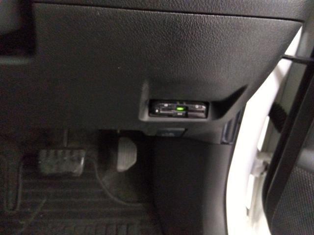 ウィッシュ 1.8X 4WD ETC バックカメラ ナビ スマートキー 電動格納ミラー 3列シート CVT アルミホイール 衝突安全ボディ ABS ESC エアコン パワーステアリング パワーウィンドウ(9枚目)