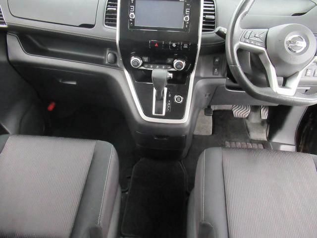 セレナ ハイウェイスター　Ｖセレクション　４ＷＤ　ハイブリッド　衝突軽減　横滑り防止　クルコン　純正メモリーナビ　フルセグ　ブルートゥース　ＤＶＤ再生　全方位カメラ　両側パワースライドドア　ＥＧスターター　ドライブレコーダー（15枚目）