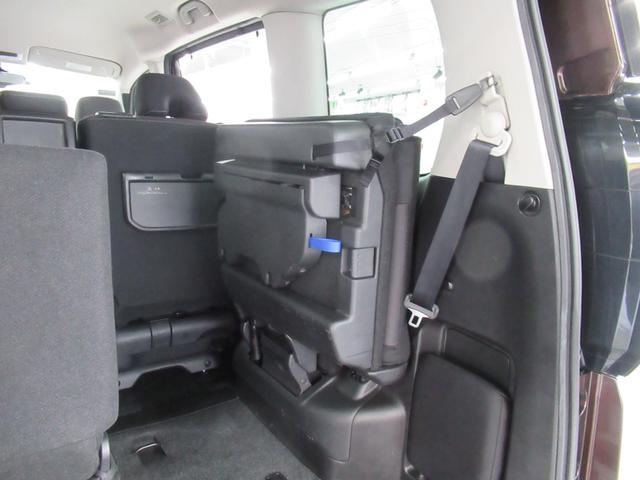 セレナ ハイウェイスター　Ｖセレクション　４ＷＤ　ハイブリッド　衝突軽減　横滑り防止　クルコン　純正メモリーナビ　フルセグ　ブルートゥース　ＤＶＤ再生　全方位カメラ　両側パワースライドドア　ＥＧスターター　ドライブレコーダー（20枚目）