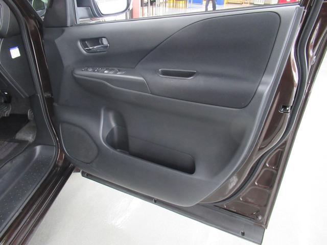 セレナ ハイウェイスター　Ｖセレクション　４ＷＤ　ハイブリッド　衝突軽減　横滑り防止　クルコン　純正メモリーナビ　フルセグ　ブルートゥース　ＤＶＤ再生　全方位カメラ　両側パワースライドドア　ＥＧスターター　ドライブレコーダー（29枚目）