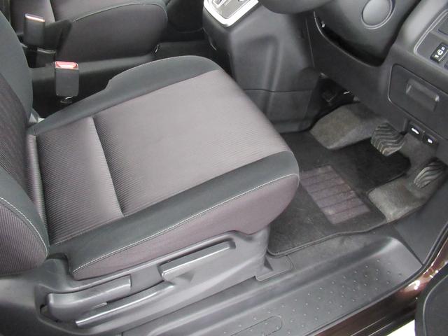 セレナ ハイウェイスター　Ｖセレクション　４ＷＤ　ハイブリッド　衝突軽減　横滑り防止　クルコン　純正メモリーナビ　フルセグ　ブルートゥース　ＤＶＤ再生　全方位カメラ　両側パワースライドドア　ＥＧスターター　ドライブレコーダー（38枚目）