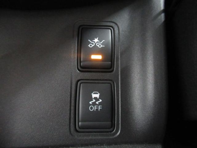 セレナ ハイウェイスター　Ｖセレクション　４ＷＤ　ハイブリッド　衝突軽減　横滑り防止　クルコン　純正メモリーナビ　フルセグ　ブルートゥース　ＤＶＤ再生　全方位カメラ　両側パワースライドドア　ＥＧスターター　ドライブレコーダー（41枚目）