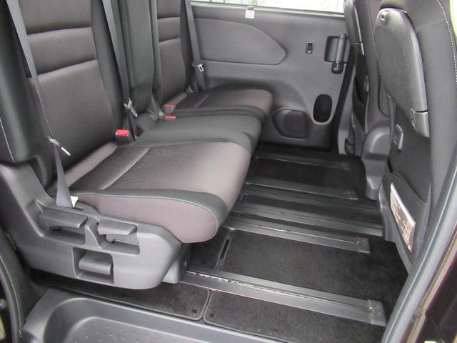 セレナ ハイウェイスター　Ｖセレクション　４ＷＤ　ハイブリッド　衝突軽減　横滑り防止　クルコン　純正メモリーナビ　フルセグ　ブルートゥース　ＤＶＤ再生　全方位カメラ　両側パワースライドドア　ＥＧスターター　ドライブレコーダー（47枚目）