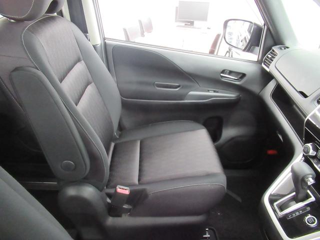 セレナ ハイウェイスター　Ｖセレクション　４ＷＤ　ハイブリッド　衝突軽減　横滑り防止　クルコン　純正メモリーナビ　フルセグ　ブルートゥース　ＤＶＤ再生　全方位カメラ　両側パワースライドドア　ＥＧスターター　ドライブレコーダー（67枚目）