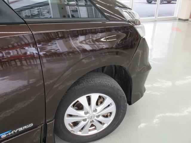 セレナ ハイウェイスター　Ｖセレクション　４ＷＤ　ハイブリッド　衝突軽減　横滑り防止　クルコン　純正メモリーナビ　フルセグ　ブルートゥース　ＤＶＤ再生　全方位カメラ　両側パワースライドドア　ＥＧスターター　ドライブレコーダー（70枚目）