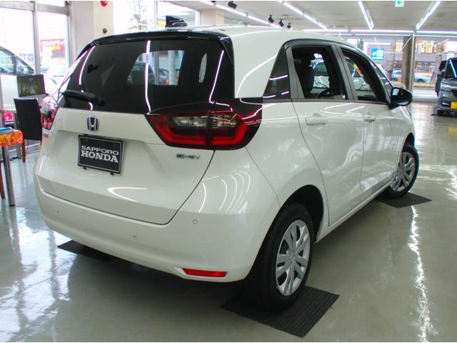 フィット ｅ：ＨＥＶホーム　４ＷＤ　純正メモリーナビ　Ｒカメラ　ＥＴＣ　ＬＥＤライト　衝突軽減装置　ブルートウース対応　ドラレコ　ＵＳＢ端子付き　オートライト（15枚目）