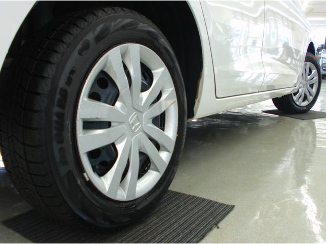 フィット ｅ：ＨＥＶホーム　４ＷＤ　純正メモリーナビ　Ｒカメラ　ＥＴＣ　ＬＥＤライト　衝突軽減装置　ブルートウース対応　ドラレコ　ＵＳＢ端子付き　オートライト（22枚目）