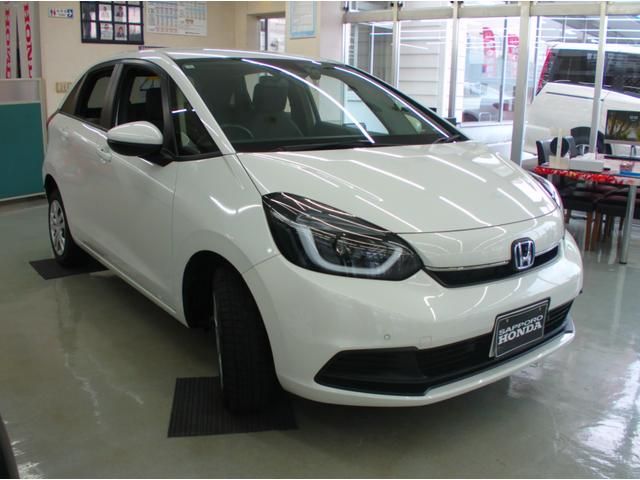 フィット ｅ：ＨＥＶホーム　４ＷＤ　純正メモリーナビ　Ｒカメラ　ＥＴＣ　ＬＥＤライト　衝突軽減装置　ブルートウース対応　ドラレコ　ＵＳＢ端子付き　オートライト（39枚目）