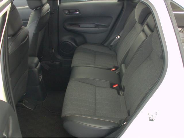 フィット ｅ：ＨＥＶホーム　４ＷＤ　純正メモリーナビ　Ｒカメラ　ＥＴＣ　ＬＥＤライト　衝突軽減装置　ブルートウース対応　ドラレコ　ＵＳＢ端子付き　オートライト（67枚目）