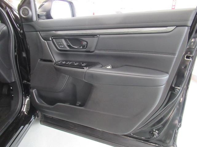 ＣＲ－Ｖハイブリッド ｅ：ＨＥＶ　ＥＸ・ブラックエディション　４ＷＤ　純正メモリーナビ　Ｒカメラ　ＥＴＣ　ＬＥＤライト　純正エンスタ　衝突軽減装置　横滑り防止装備　本革シート　スマートキ（11枚目）