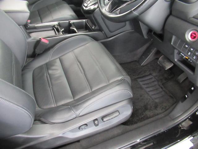 ＣＲ－Ｖハイブリッド ｅ：ＨＥＶ　ＥＸ・ブラックエディション　４ＷＤ　純正メモリーナビ　Ｒカメラ　ＥＴＣ　ＬＥＤライト　純正エンスタ　衝突軽減装置　横滑り防止装備　本革シート　スマートキ（18枚目）