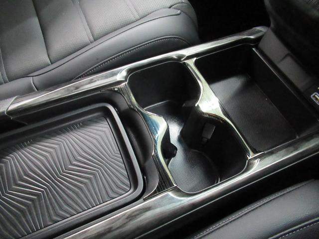 ＣＲ－Ｖハイブリッド ｅ：ＨＥＶ　ＥＸ・ブラックエディション　４ＷＤ　純正メモリーナビ　Ｒカメラ　ＥＴＣ　ＬＥＤライト　純正エンスタ　衝突軽減装置　横滑り防止装備　本革シート　スマートキ（33枚目）