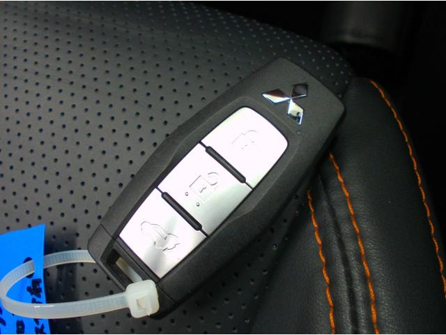 ■札幌ホンダ南郷店の展示車をご覧いただき誠に有難うございます■当店は悪天候や夜間のご来店の際もＬＥＤ照明のショールーム内でゆっくりお車をご覧いただけます！